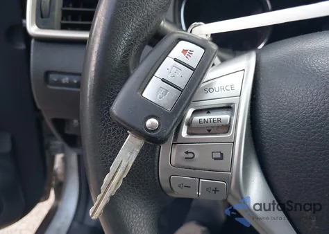 2014 Nissan Rogue S z USA, uszkodzony, nr VIN 5N1AT2MV5EC821402